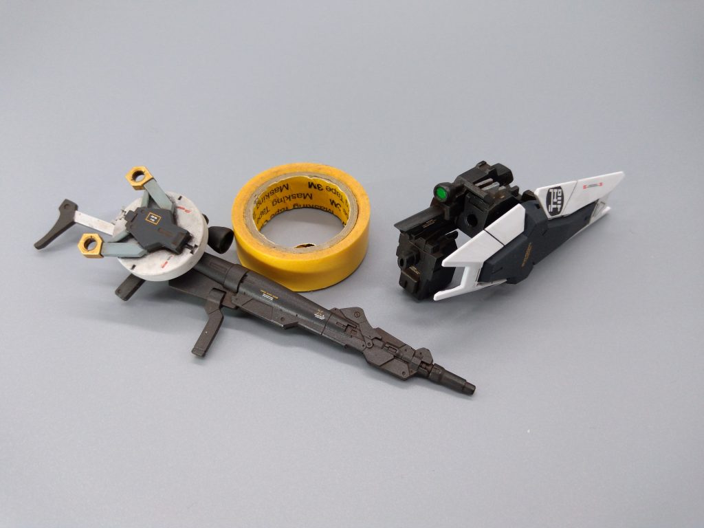 適当なジャンクパーツをガッチャンコして作った武器ちゃん。シールドとガッチャンコしてたりサーベルとガッチャンコしてる武器、好きなんです…