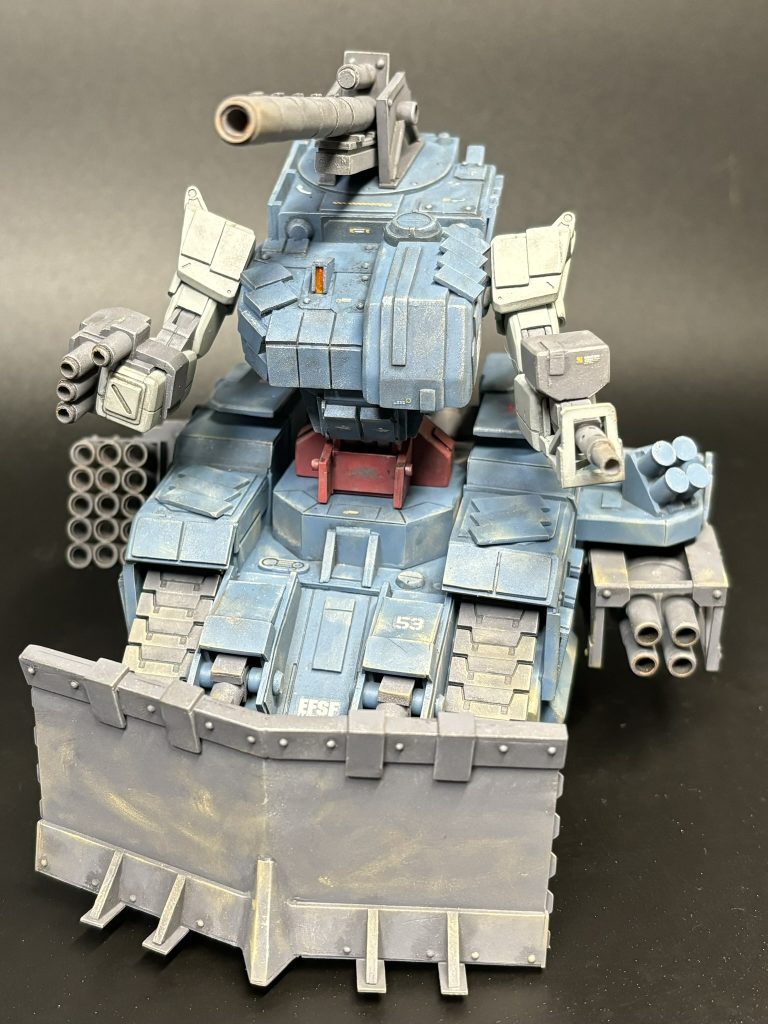 フロントドーザーブレードがチャームポイント