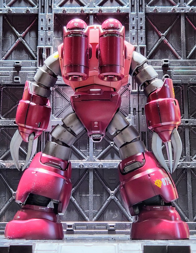 それと濃い赤の部分は、いつもよりグラデーションを強めにしました。パーツ形状と面積でその方が良いと考えましたが、結果そうして良かったと思います。