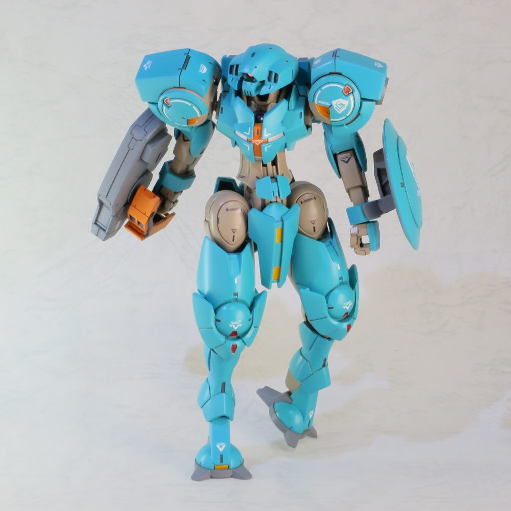 哨戒するイメージで1枚。小改造ですがイカツイ印象に寄せられたかと個人的には思っております。脚部の配色も変更したのですが、これも効いたかなと思います。