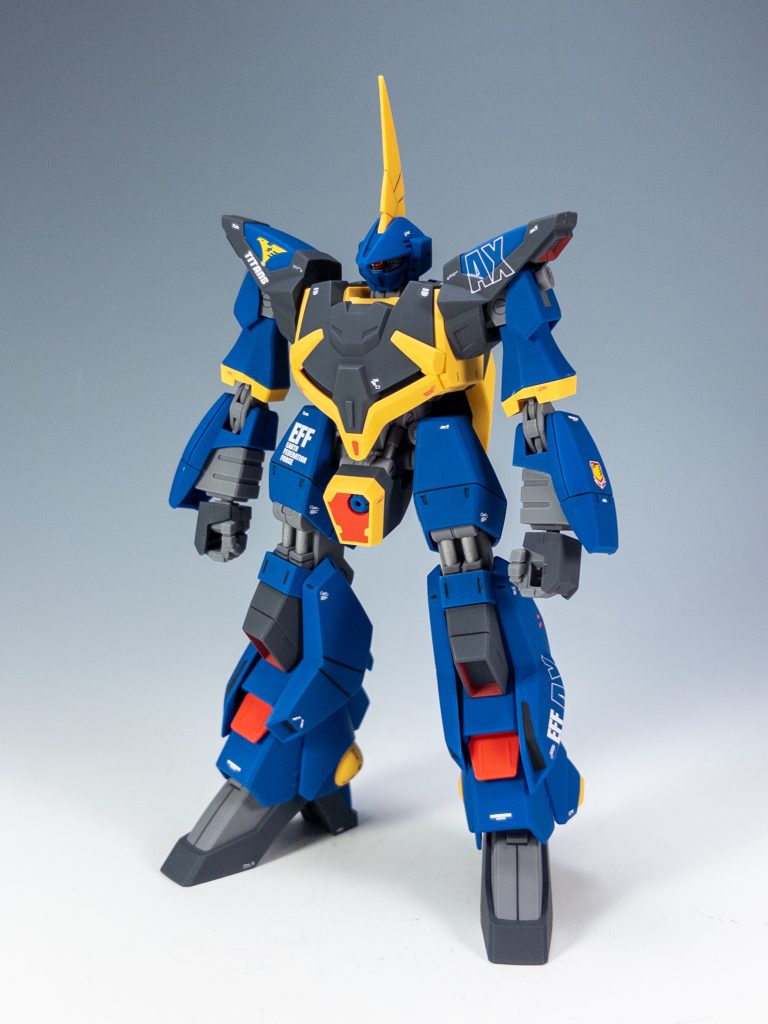 フロントビューです。前例を見ないデザインですが、後発のキットだけあってよく出来ています!赤の足りない部分は、シタデルで筆塗りしています。