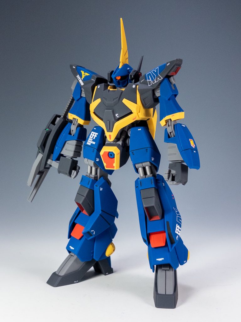 フル装備で。ライフルとバルカンポッドを装備!ライフルも見た事ないデザインです(笑)デカールは、オリジン汎用やロボデカールを使い、ロボ魂を参考に貼っています。