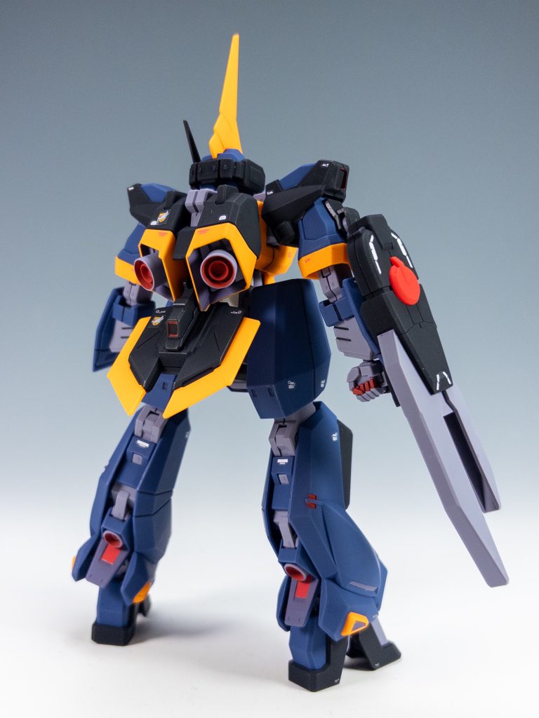 フル装備リアビューです。ライフルもだいぶ大きいです!