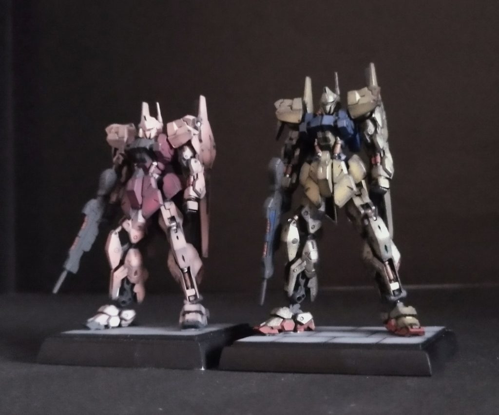 前回の赤い百式より各部関節の取り付け位置を変えたのでこんなに変わりました🤣