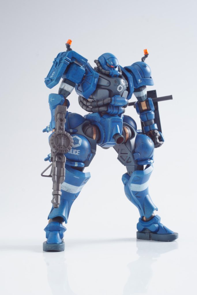 次は量産型ザクを作りたいかも。でも、ブースターパック付きを作りたい気もしますから、また軍警ザクつくりかもしれないですね。その時は青はまた別な色にしてみよ。それではまた(^-^