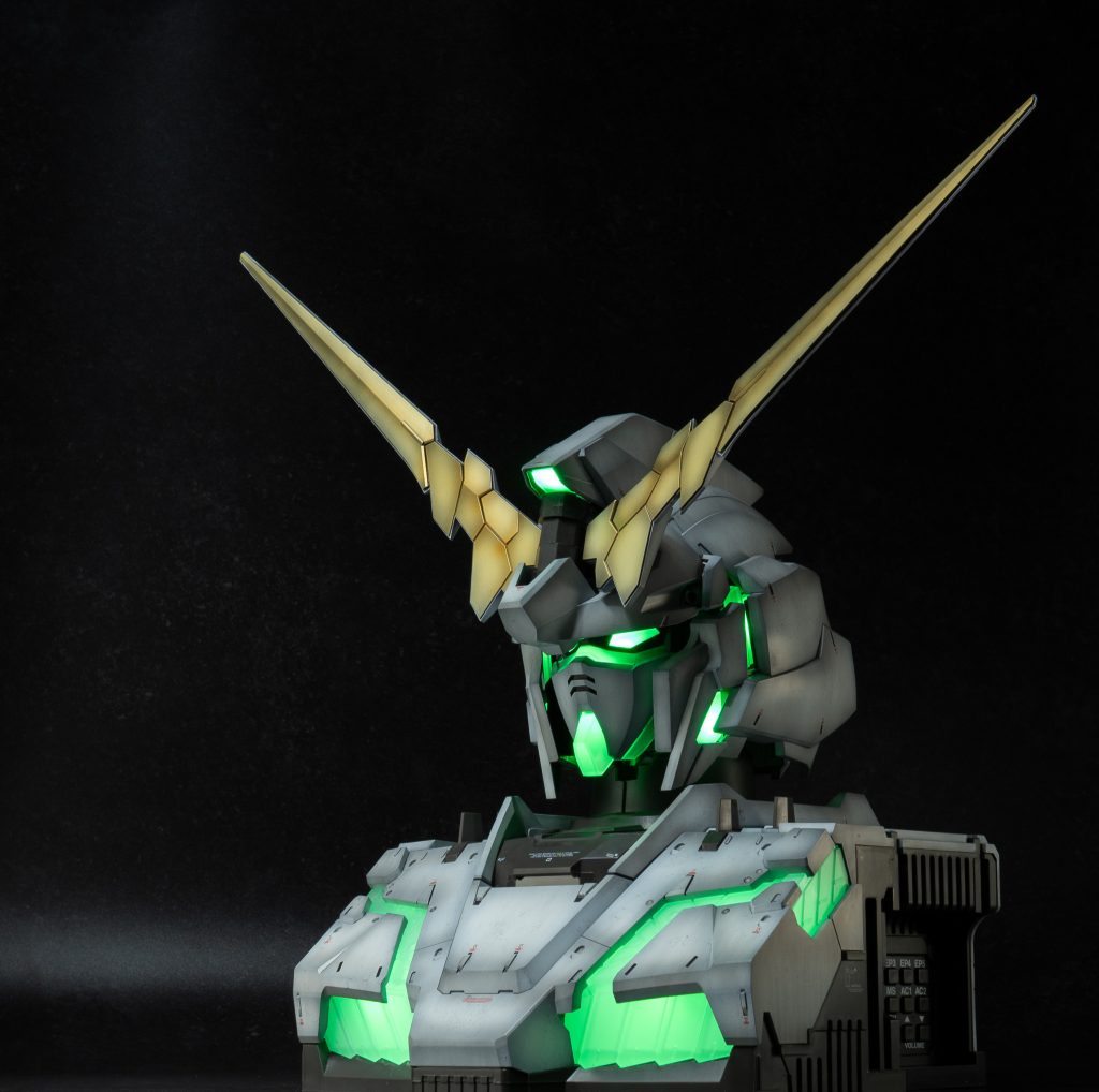 変形するユニコーン胸像–4枚目/制作者：Take_35