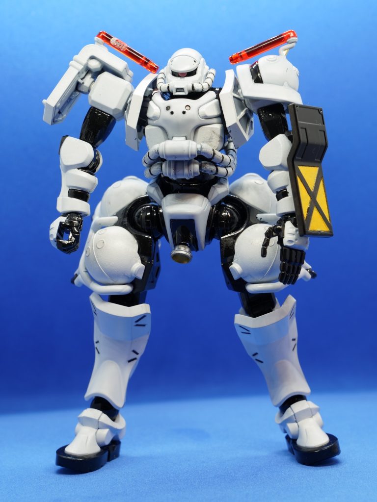 どこかに旭日章をつけたい・・・。でも作る技量はありません。