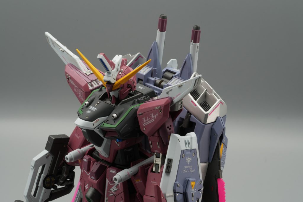 細部は筆塗りしましたが、少しはみ出したりして苦労しました。