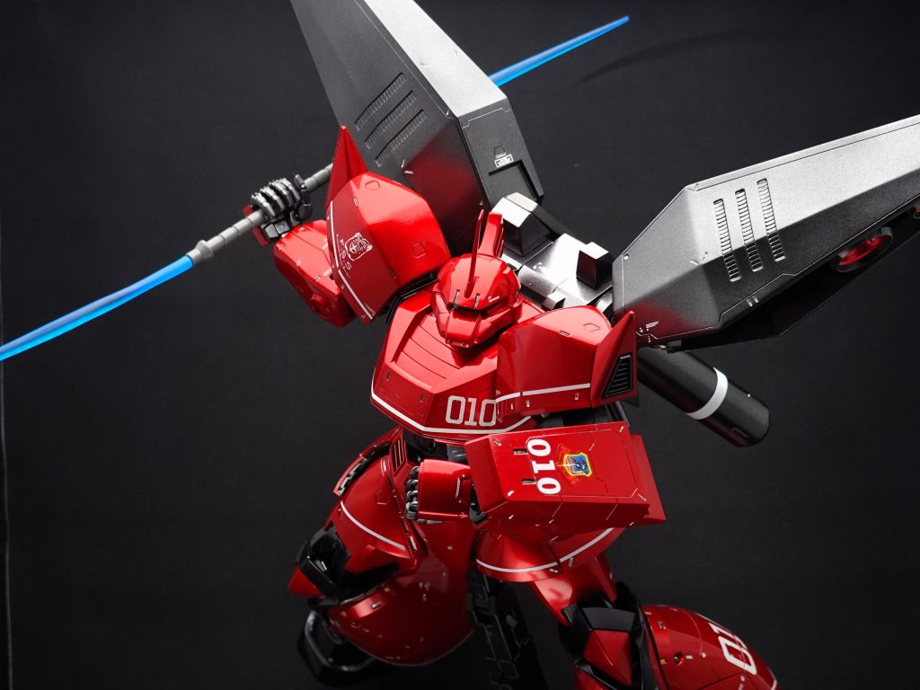 サーベルもブルーのが欲しかったのでクリアレジンでプリント。ナギナタ版も作りましたが…ここはサーベル形状で。