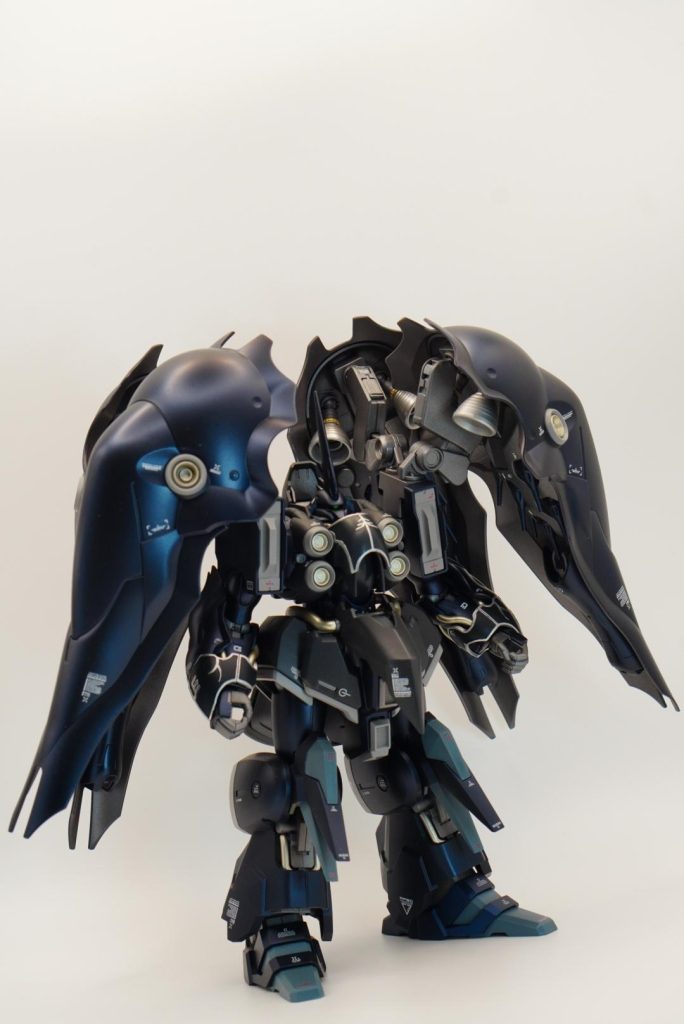 プリズムブルーブラックをメインに、・ミッドナイトブルー・ブルーグレー・ニュートラルグレーガイアカラーを使用しています。下地は同じくガイアカラー　サフェーサーエボガンメタです