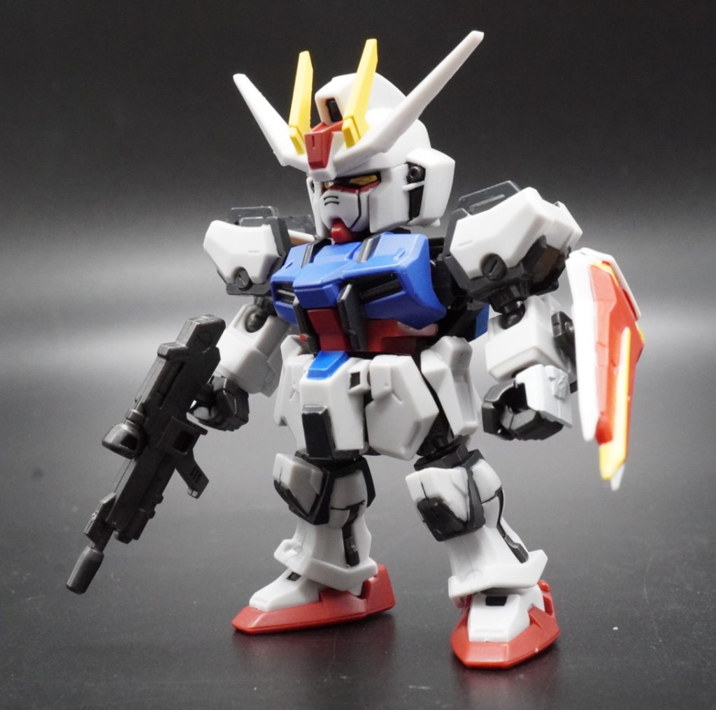 モビリティジョイントは、一部は塗装されてますが、あとはシールという、中途半端な感じです。シールより、塗装したほうが仕上がりは、良いと思います。