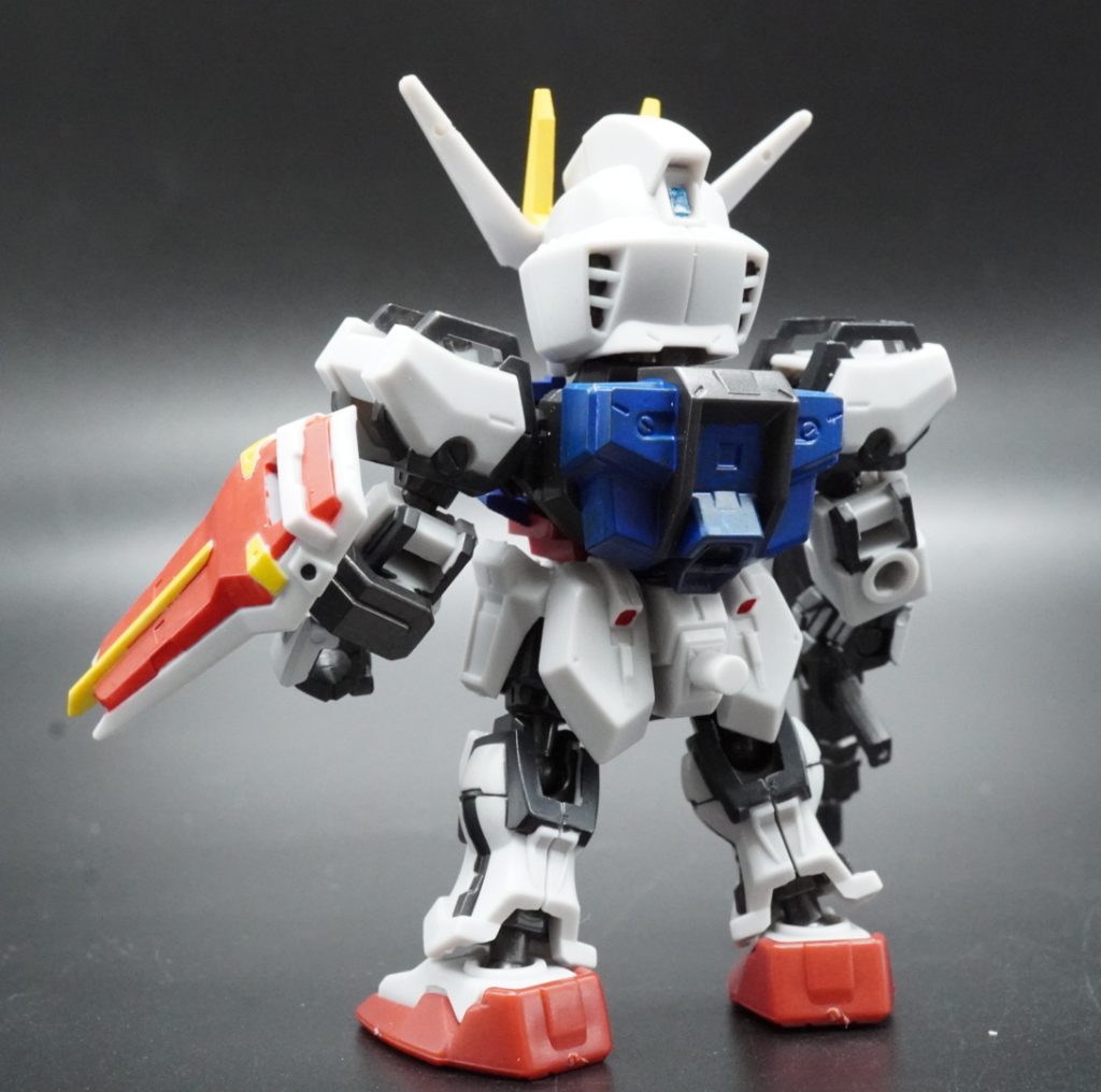 エアブラシは使ってません。筆塗りの練習には、いいキットですね。空いてる時間に、ちょこっと塗るだけなので、お手軽に塗装です。