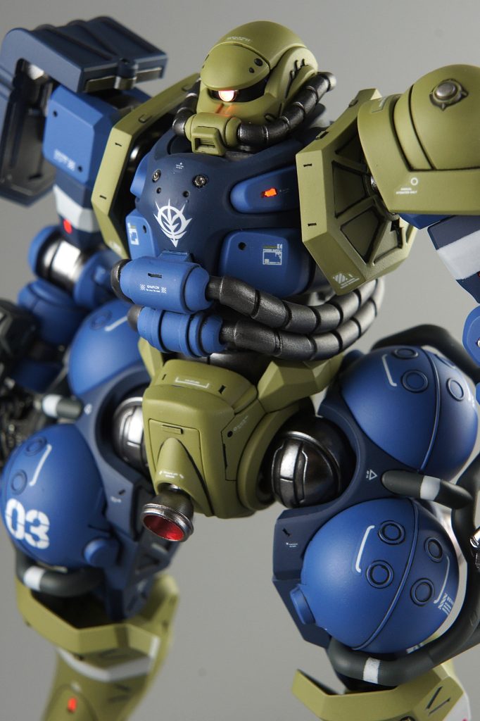 モノアイはSPプレートとHアイズに置き換えています。