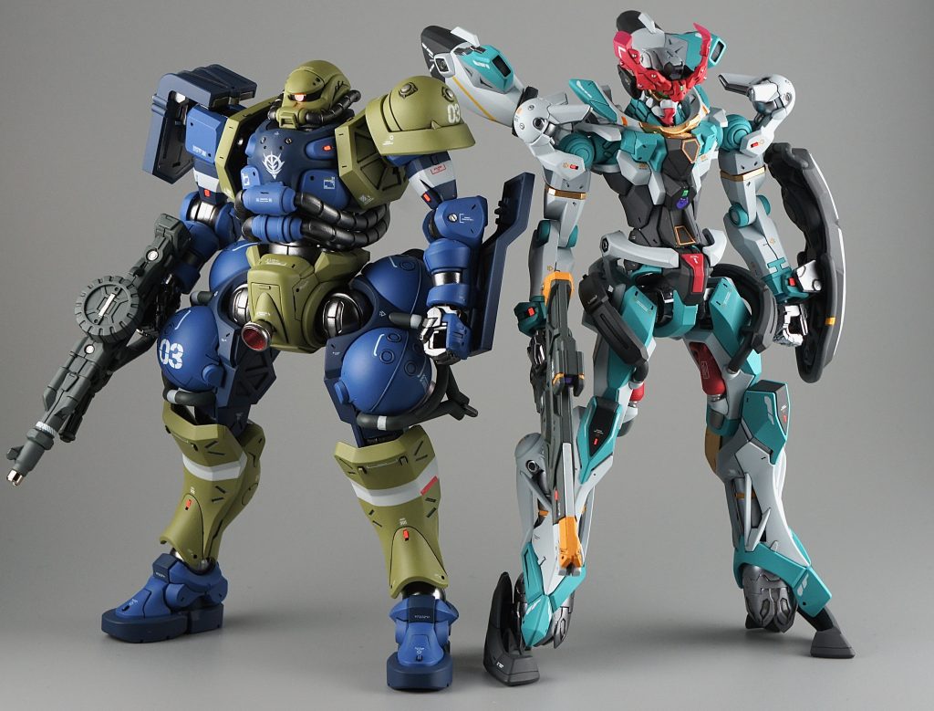 マチュカラーのジークアクスと並べてみました。原作カラーで塗れない病wwwジークアクスと並べてみると、ザクはまだMSっぽさがちゃんと残ってますね。今後のバリエーション展開も楽しみです!