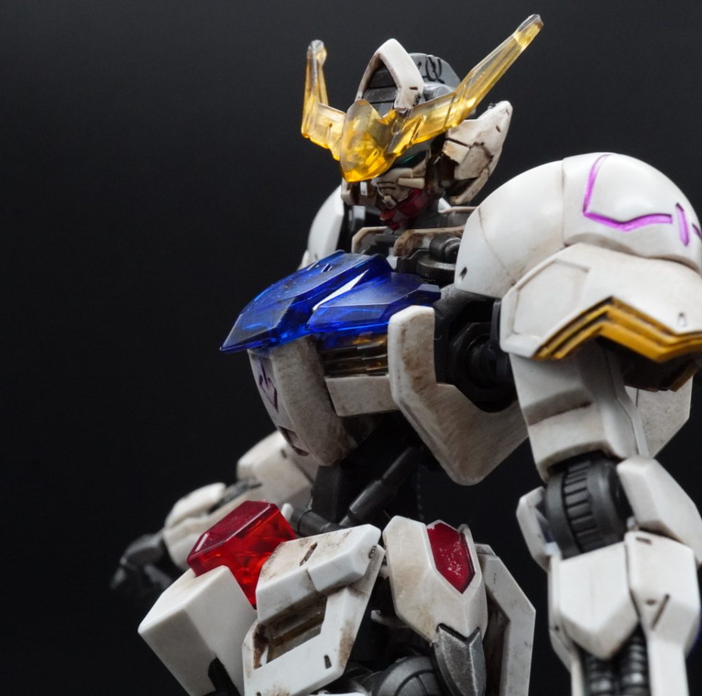 頭部が破損していましたが、これはこれで、戦いの傷跡で良いかなと思いました。バルバトスは戦いのたびに、どこか壊れてた気がします(^_^;)