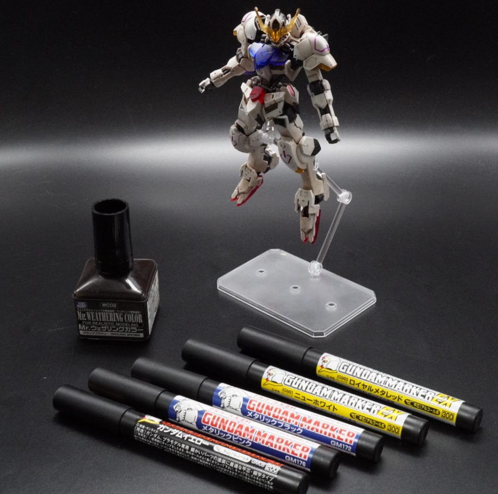 使用した塗料です。普段はあまり使わないですが、ガンダムマーカーを使用しました。隠蔽力もあり、なかなか良いですね。