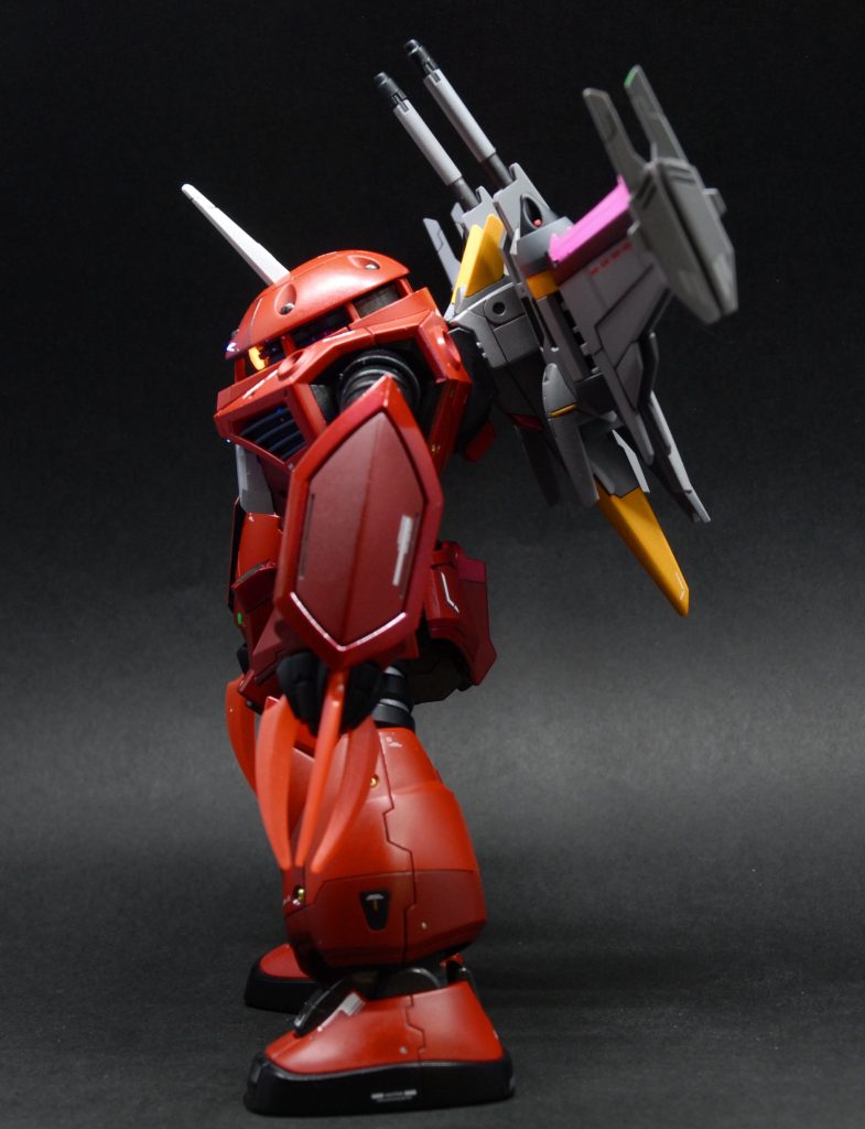 左側面。デカールも結構貼りました。RB CAUTION DECALを中心に色々混ぜて貼ってます。