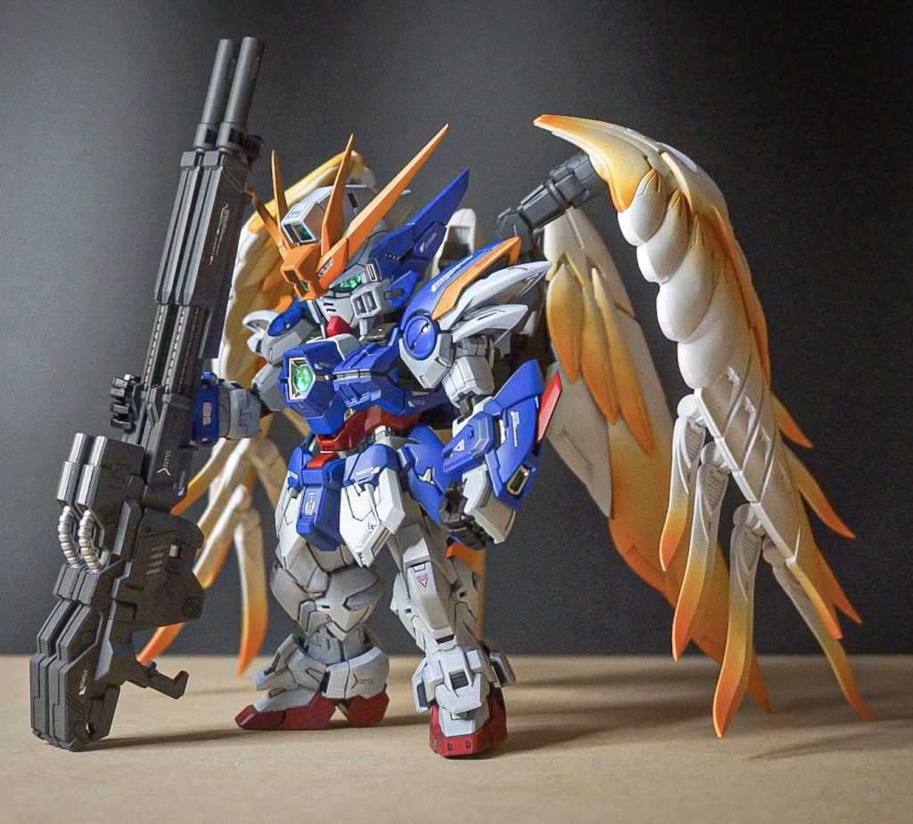 　初のMGSDキット。最高にカッコいい！！圧倒的な羽根の存在感。バランス、可動域どれをとっても文句ない！　なによりポロリが少ない。いや無い！腕、脚、羽根ガシガシ動かしてもユルユルにならない。素晴らしい。外そうとしても外れないから、違う意味で笑っちゃうよ。