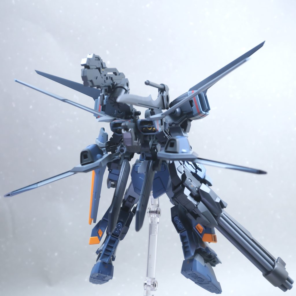 エールストライカーに色々ミキシングし、ガトリングはあまりのパーツと棒でスクラッチ