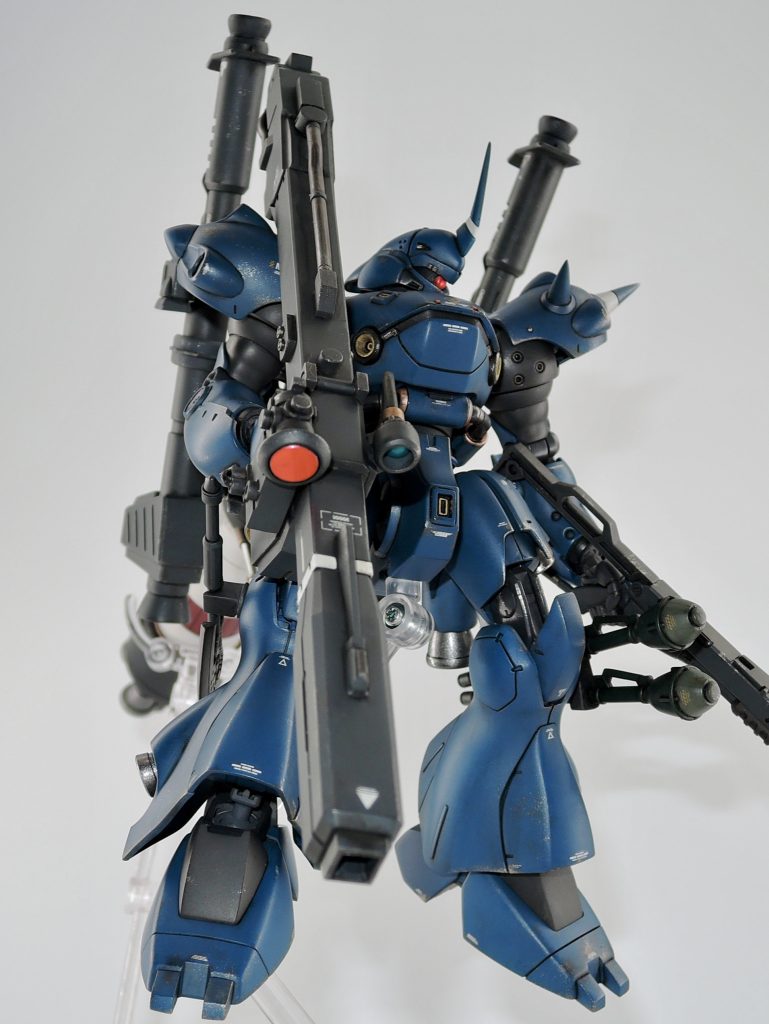 ビームバズはドムから流用。少しですが、加工してディティールを追加しています。ビームバズをはじめ、武装の合わせ目消しは大変でした・・・