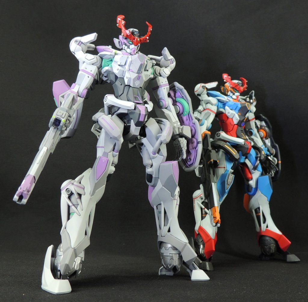 肩・脚部・腹部等にある細いラインは、キット付属のテトロンシールを用いず、マスキングによる塗装で対応しました。