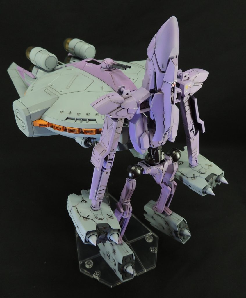 第7話でまさかのMS形態への変形には度肝を抜かれました。先述のとおり、パーツをバラバラにできる仕様のため、「もしかしたら雰囲気を再現できるかも？」と考え、追加製作する箇所を洗い出すことにしました。