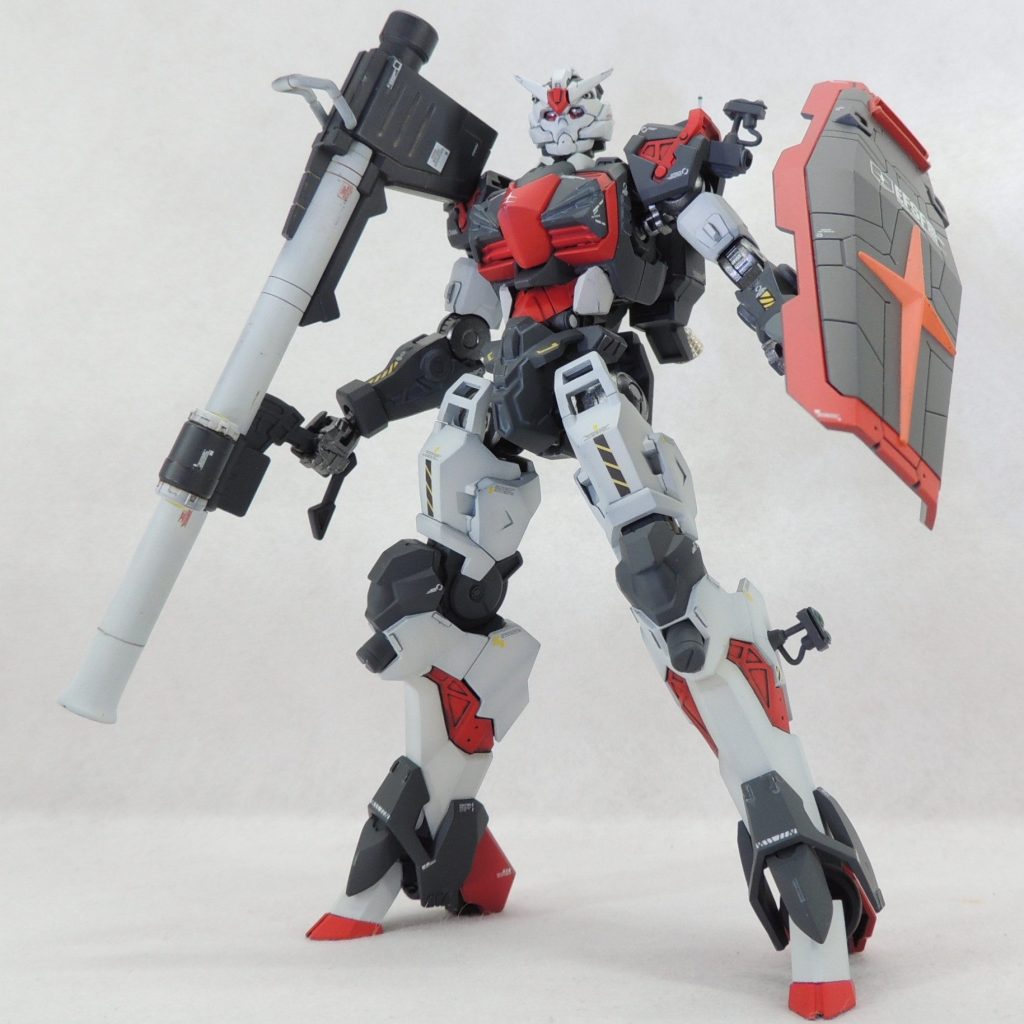 HG 1/144 白いガンダム 正史ガンダム（HGUCガンダム）付き 赤い