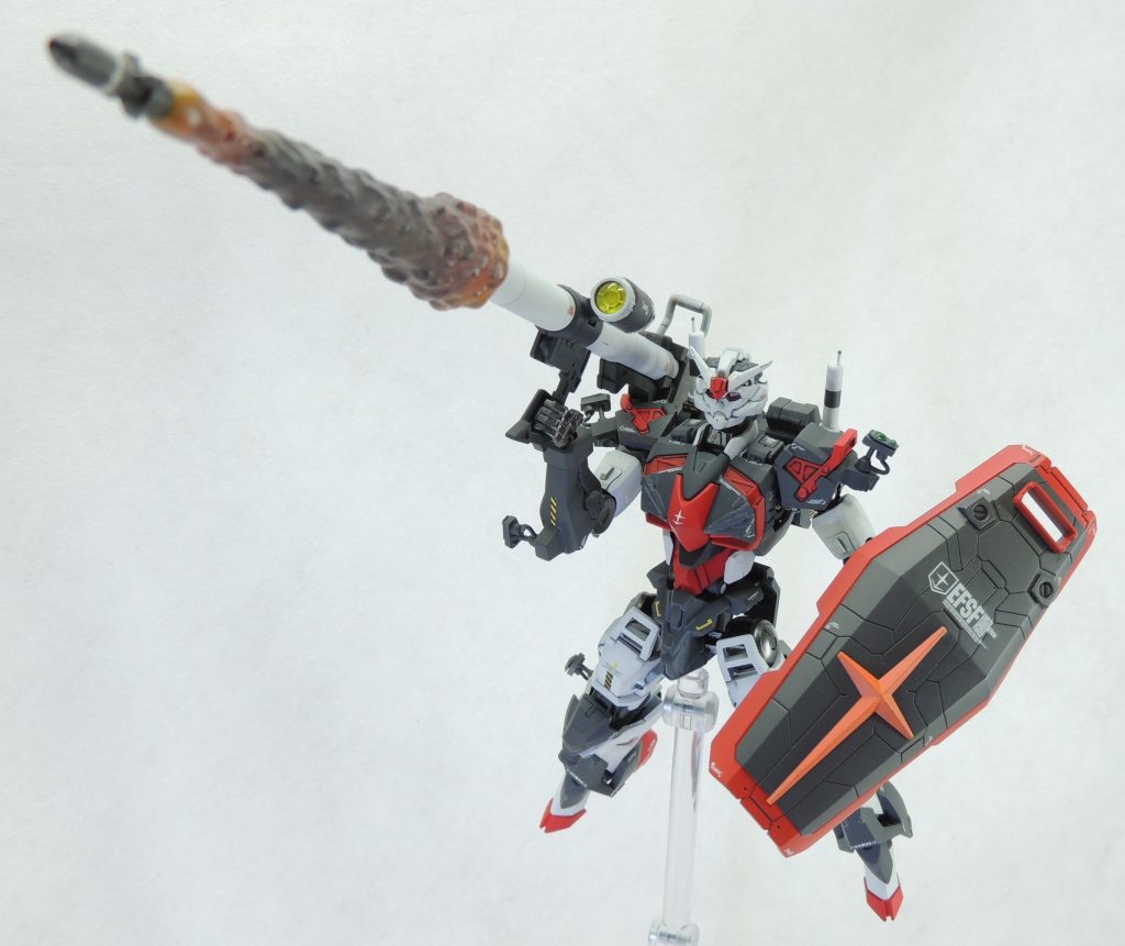 HGUC/144トリプルドムセットに付属する、バズーカ発射時の噴煙エフェクトパーツを取り付けてみました。