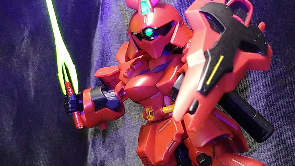 モノアイとビームは蛍光塗料で！最近なかなか作れないなぁ