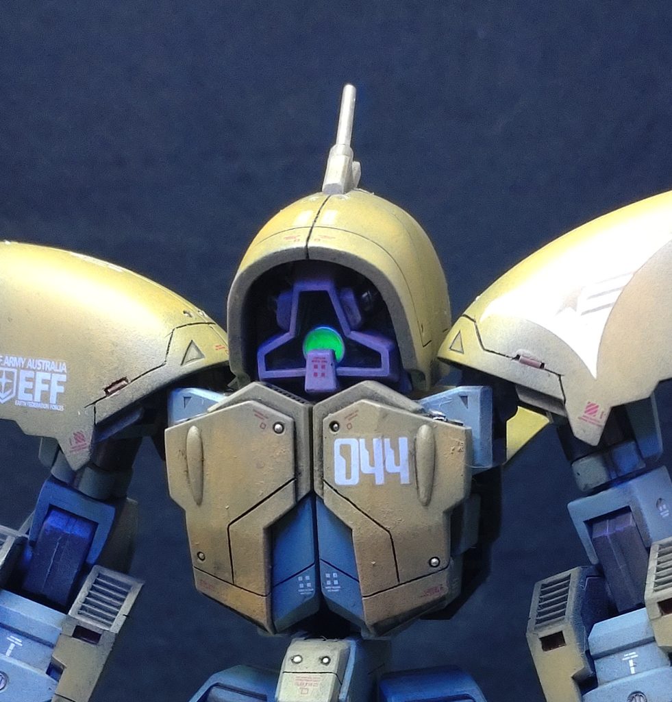 モノアイはコトブキヤの丸ノズルSとᕼアイズ。ᕼアイズの裏に蛍光グリーンを塗ったので、ブラックライトでちょっと光ります。