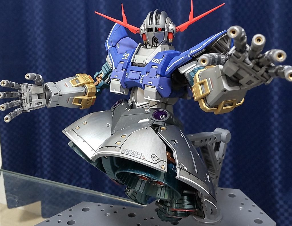 このキットのおかげで1/144キットに手を出しました。RGガンダムも手に入れて一緒に飾りたいです