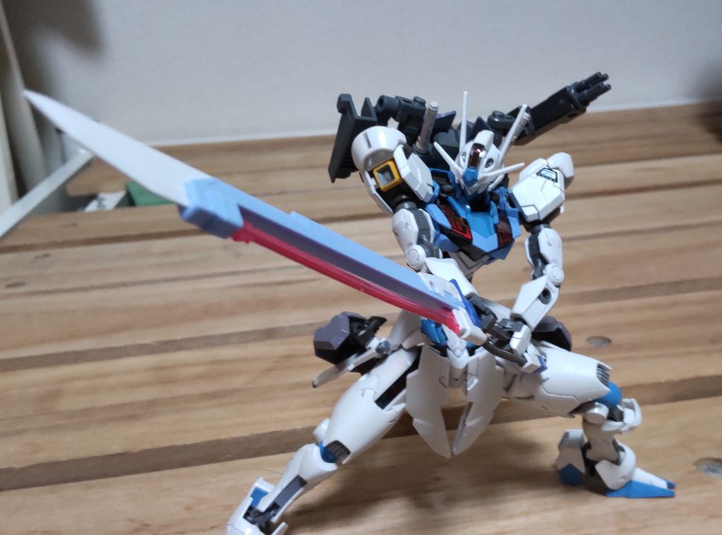 ソードストライカーから拝借した対艦刀機体のカラーを変えたおかげか意外としっくりきてます