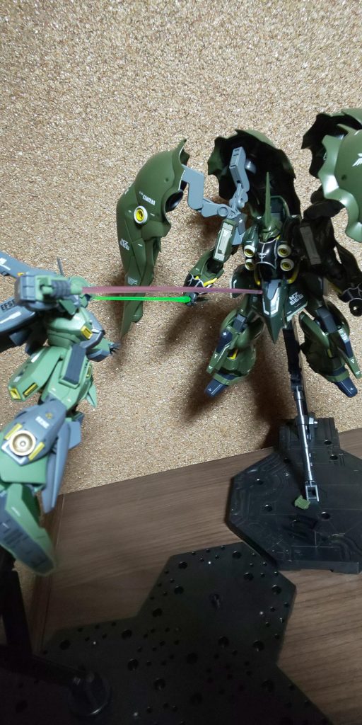  皆さんと同様、このシーンがやりたくて２機とも買い揃えました😆最後まで見ていただき、ありがとうございます。初投稿した作品にたくさんのいいねをありがとうございました。まさかあれほどいただけるとは、とただただ驚いてます。こうして見てもらえる機会があると次の作品は自己満で終わらず少しでもちゃんとしたものを、と思えます。とはいえまだまだですが(-_-;) 次回も頑張ります。