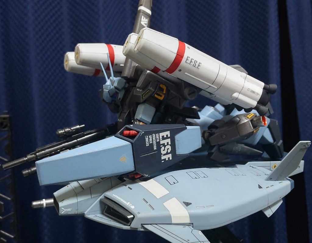 本来はシールドないのですが、ジェガンのシールド好きなのでマウントしてます