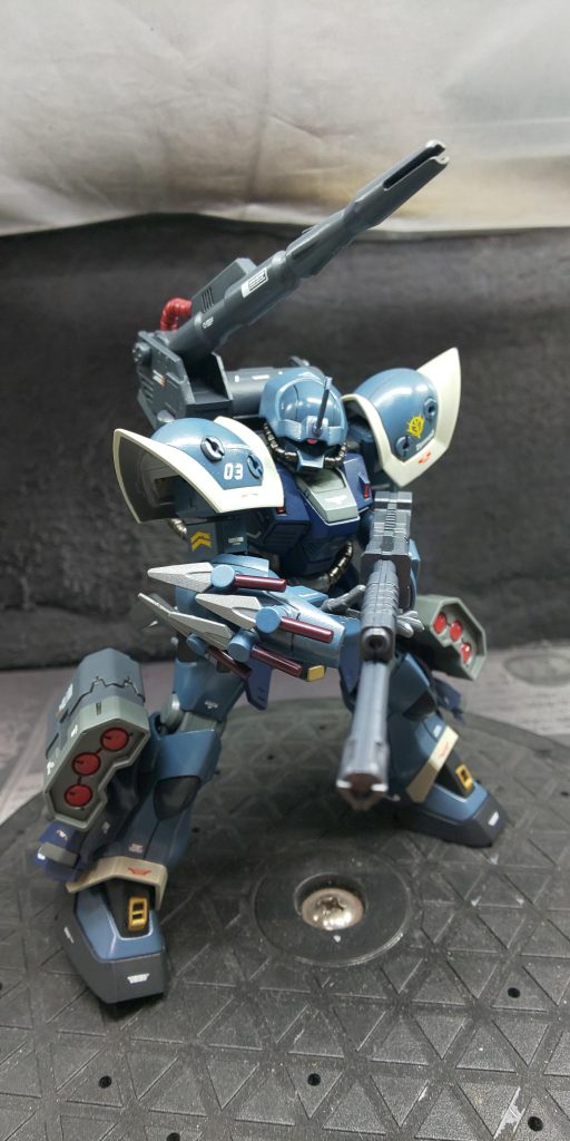  １機目を作ってから「コレってグフっぽくない❓️」と思えて作った２機目。肩のダガーを外し、左利きの設定で。本体は腰のパイプをメタルパーツに変えた以外特に改修はなしです。