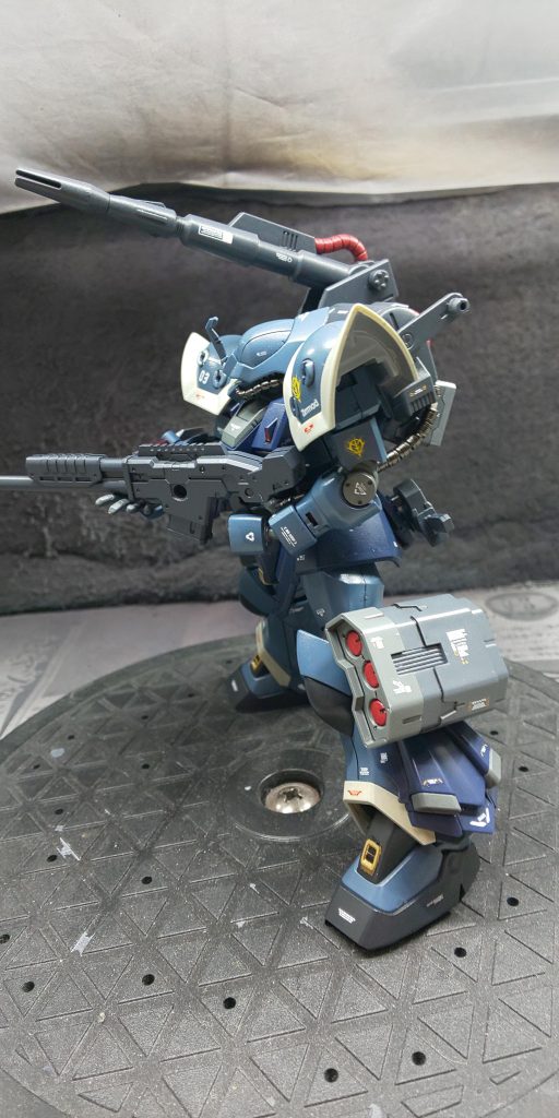  銃と脚のランチャーは30MMのウエポンセットだったかと。左の握り手でもそのまま持てます👍️ イフリート系はサーベルやナイフ、クナイ等近接戦用の武器がメインですが、あえて火力系にしてみました🙂