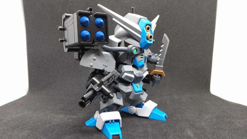 実は自分はプラモデルをフィギュア（ＳＤＸ）みたいに塗るのが好きなので墨入れは最小限にする派です　 