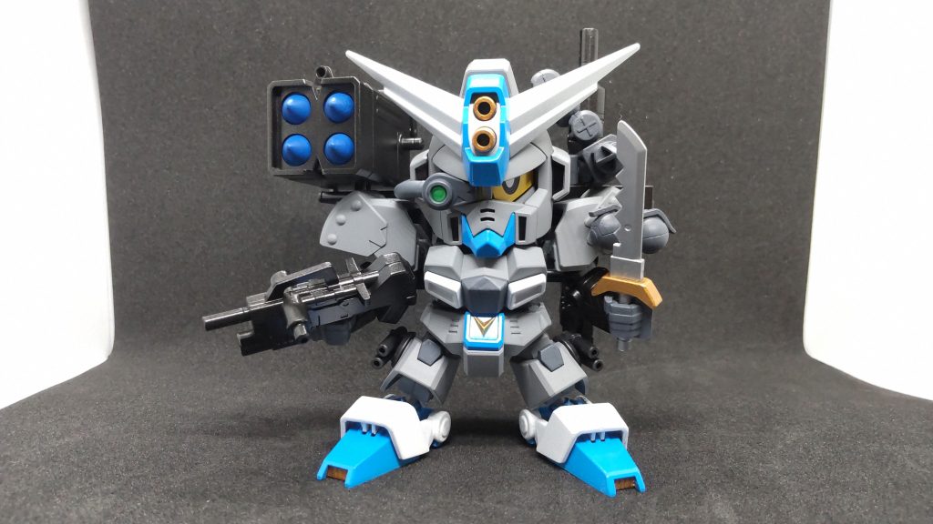 攻撃力は下がってスピードが上がったようなイメージのカラーリングですね