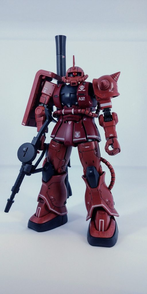 ほんの少しの青や黒を足すだけで色味がずいぶん変わるのが興味深かったです。初の本格的な調色、楽しめました。 スジ彫りやプラ材貼り付けなどのディテールアップは、今回しませんでした。以下、今回の改修点です。・合わせ目消し(スパイク、前腕、ふくらはぎ側面、武装)・ランドセル上部、脚部くるぶし部の補助バ ーニアのモールドを削り、ディテールアップパーツに置き換え。・モノアイはHアイズ化(ガイア蛍光ピンク+蛍光クリアーでピンク発光になるように調整)・マーカーで足裏や内部フレームの細部塗装・武装スコープを立体化(Hアイズorレジン)・スミ入れ(エナメルまたはペン)・デカール貼り付け(キット付属+ガンダムデカール+ハイキューコーションデカール)