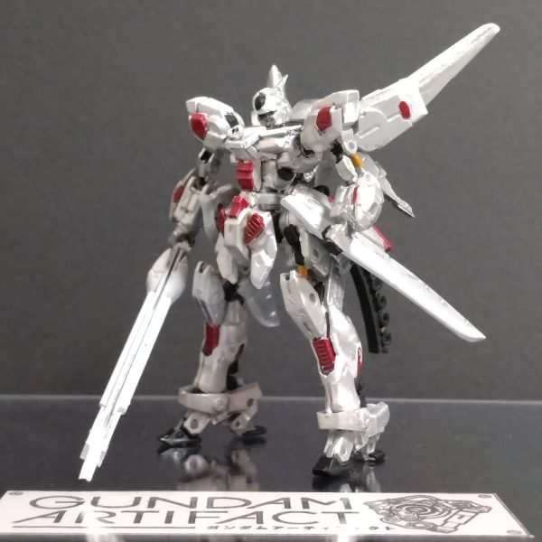 ボディ色だいたい塗装終わりました。まだ色味も落ち着いてないけど、このあとに重ね塗りつや消しスミ入れデカールワークその後にお待ちかねのエフェクト作成作業！取り付け。で、出来上がりかな？ しかし、我ながら素体かっこよくなったと思うんですがどうでしょうか。（1枚目）