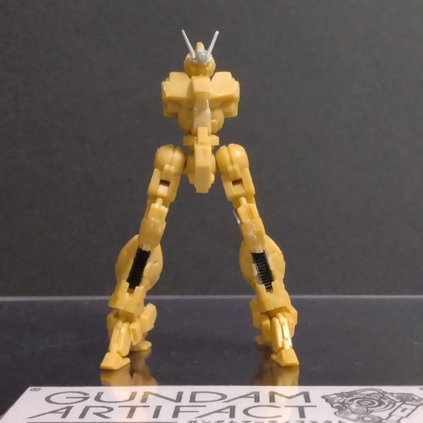 ゴーストガンダム完成して燃え尽きてました〜。次どうしようかなぁと思いつつ、なんだかんだアーティファクトあれこれやってみたいのがでたので、始めました。次のガンダムタイプです、頭はだいたい出来上がりかな。3枚目の一緒にいる奴かわいくないですか？友人がサイバーフォーミュラ作ったお礼にくれました。バスボムのおまけだそうです。（1枚目）
