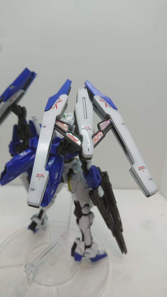 ウイング二枚はルブリスソーンを２つで表現しました。