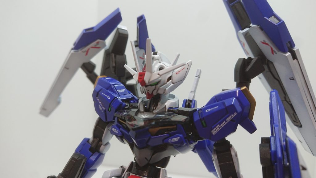 頭部は前回と同じ耳の追加顔が元々ゼロに近いのでプラ板で追加しました。