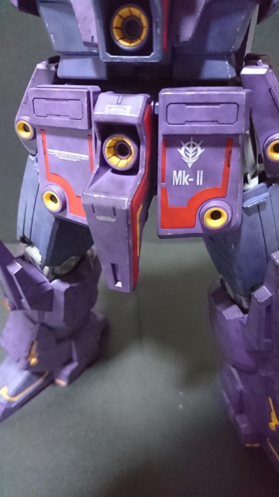 偶然か去年量販店で購入した水転写デカールで何かないか探したらドンピシャなデカールがありこちらを貼ってみました。