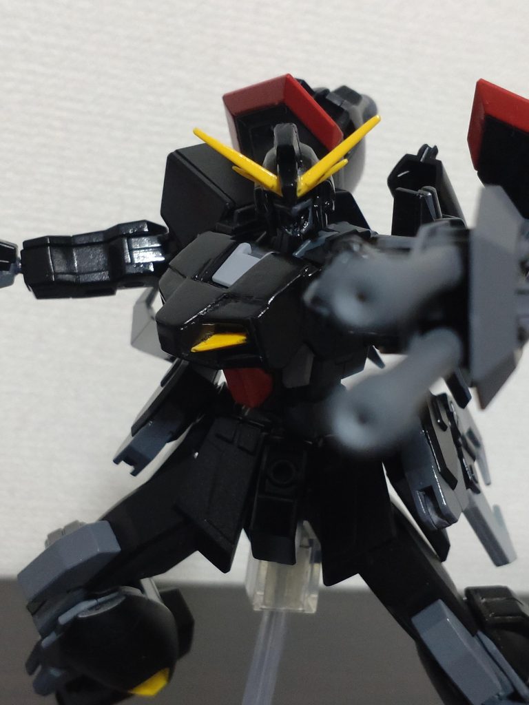 構想自体はガンプラに復帰した2年前からあり、三馬鹿(初代)が「なぁ、作ってくれよ〜」と夢枕に出て再販来たらぐらいに思っておりました。そしたらその翌週に再販が来て購入しました。2年もかかってゴメンね😅