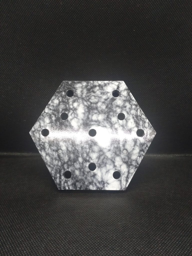 2000番までのヤスリがけ→光沢でトップコート→コンパウンド&ポリマーで研ぎ出し作業を行っています。