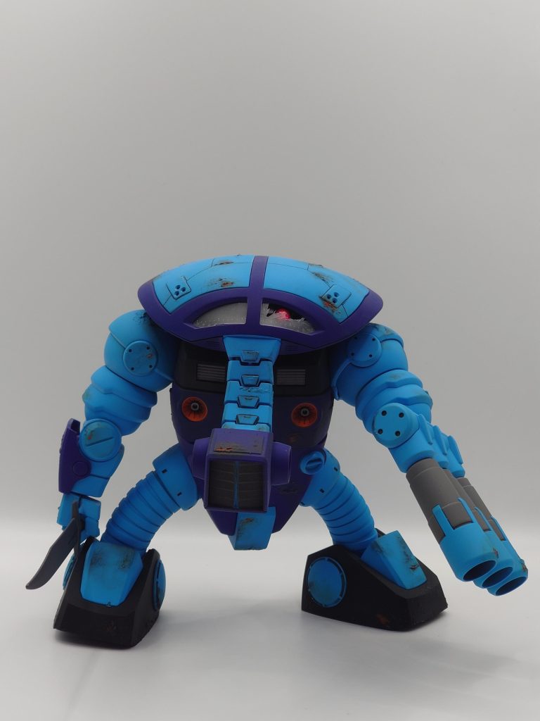 モノアイカバーを着けたままつや消ししてしまったので、少し割りました。