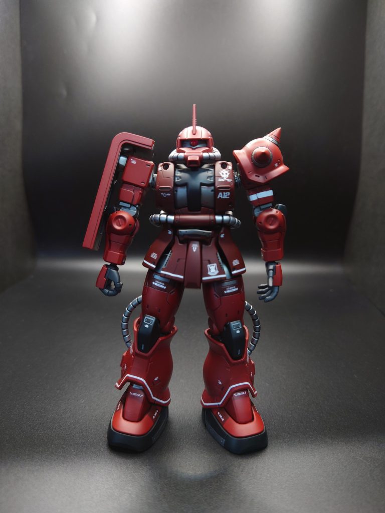 わかりにくいですが、腕の関節のところにストローの曲がるところを切り取って着けてみました。