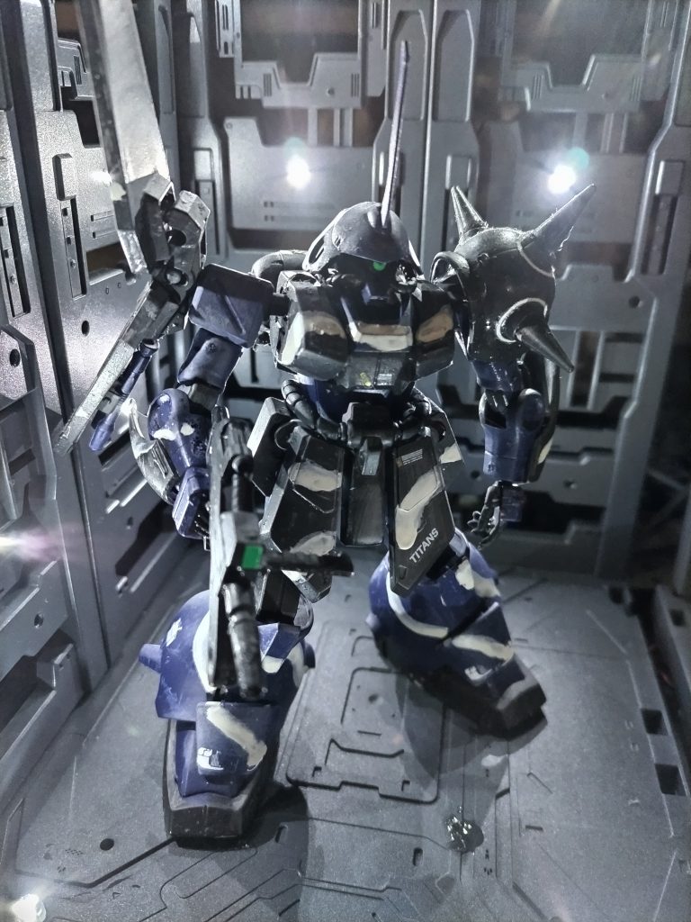 不規則な曲線を加えることによって、動く方向を察知されにくくする効果がある…といいな。