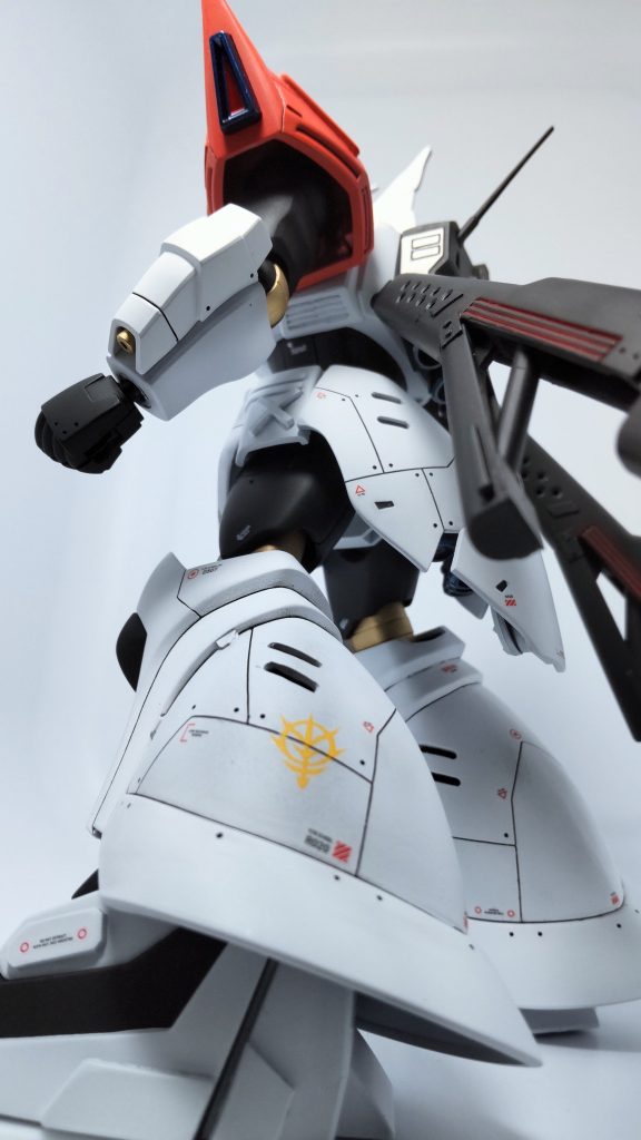 MGドム以降いろんなところを展開させることにハマってしまい、今回もプロペラントタンク、スカートをパックリ開けています。